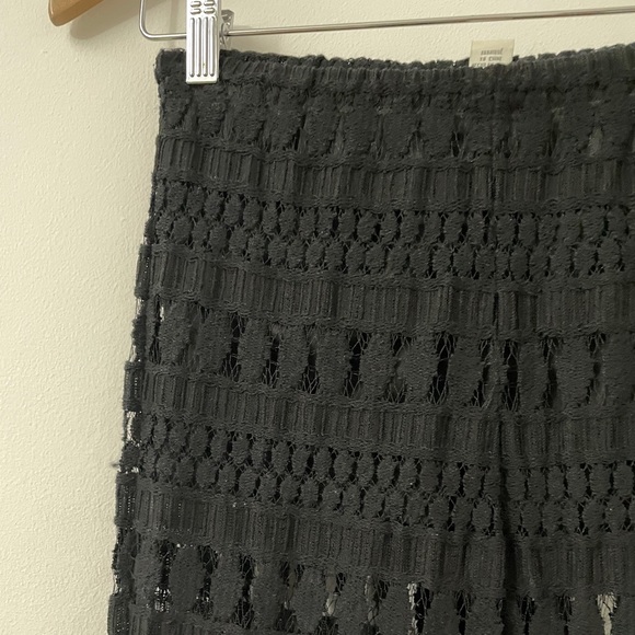 Forever 21 crotchet pants - Picture 3 of 12